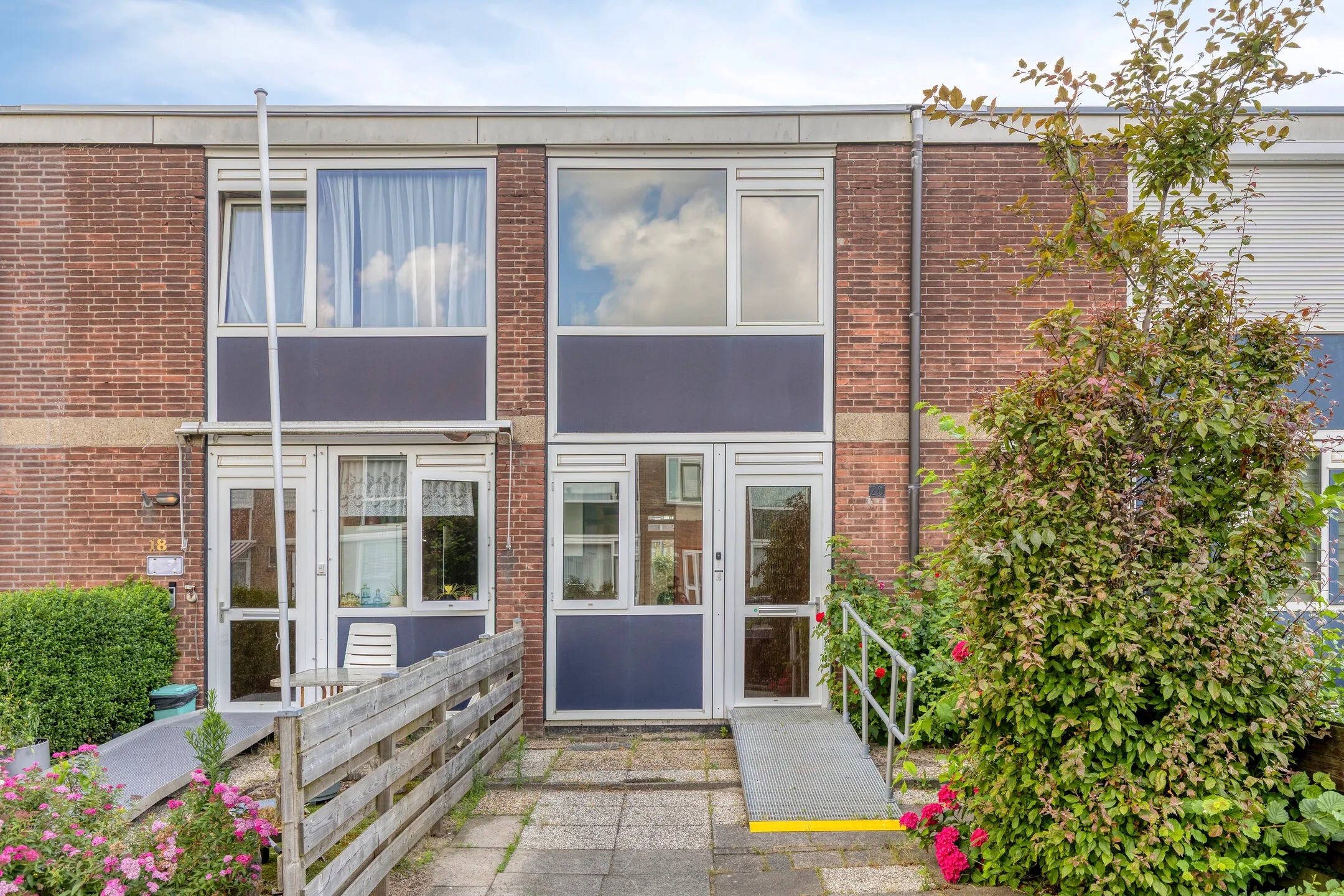 Tussenwoning Isoldestraat 20 in Hoogvliet Rotterdam