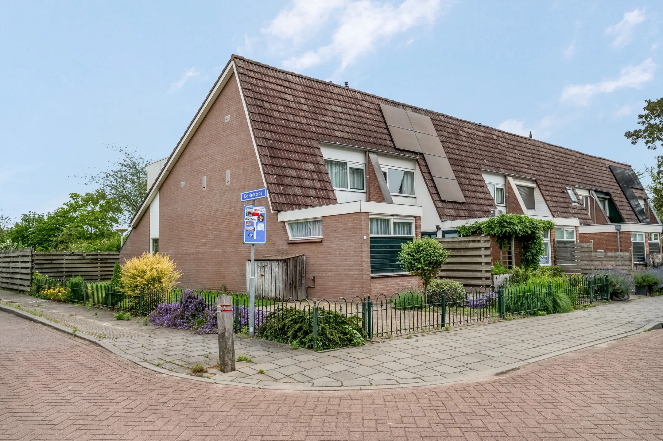 Hoekwoning Pastoor Savenijelaan 1 in Oosterhout