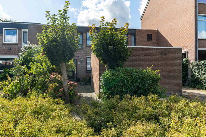 Eengezinswoning, tussenwoning Kalfjeslaan 49 in Delft