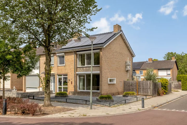 Hoekwoning Kasteel Hillenraedtstraat 15 in Roermond
