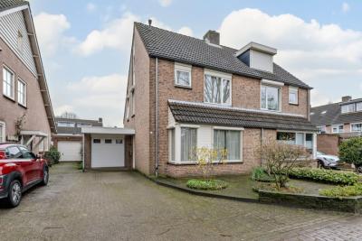 2-onder-1-kapwoning Biezelaar 4 in Rijen