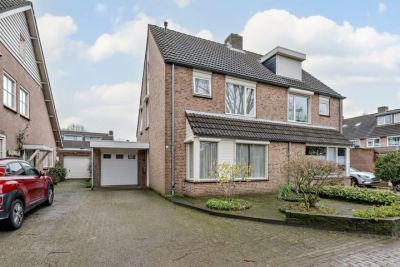 2-onder-1-kapwoning Biezelaar 4 in Rijen
