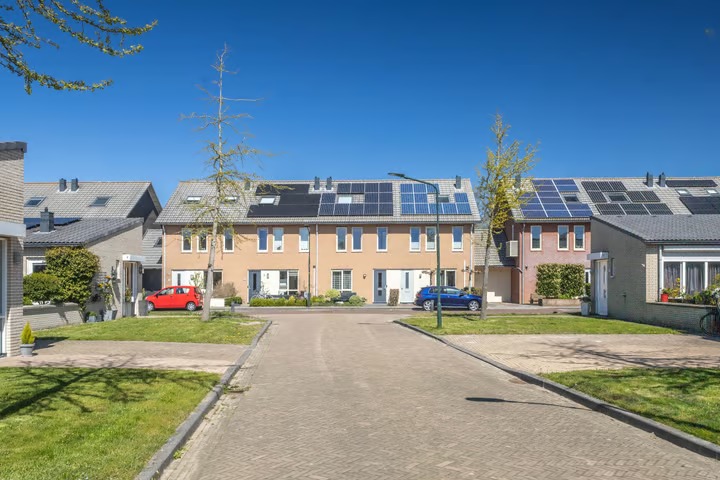 Tussenwoning Spiegellaan 83 in Heiloo