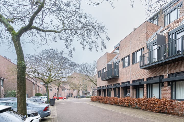 Portiekwoning Huizermaatweg 302 n in Huizen