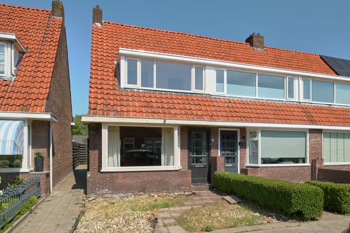 Hoekwoning Houtlaan 49 in Drachten