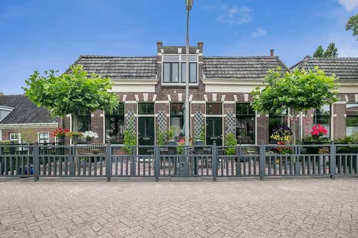 Halfvrijstaande woning (dijkwoning) Overweerse polderdijk 14 in Purmerend