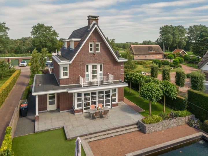 Villa, vrijstaande woning Bazeldijk 2 Meerkerk