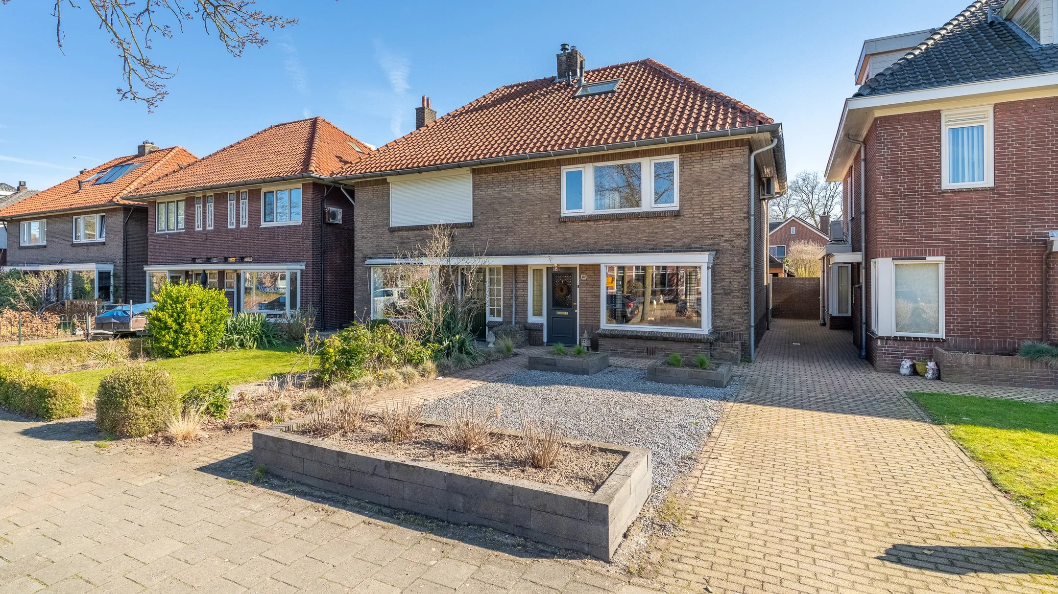 2-onder-1-kapwoning Vriezenveenseweg 107 in Almelo