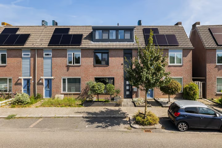 Tussenwoning Commissarislaan 17 in Zwolle