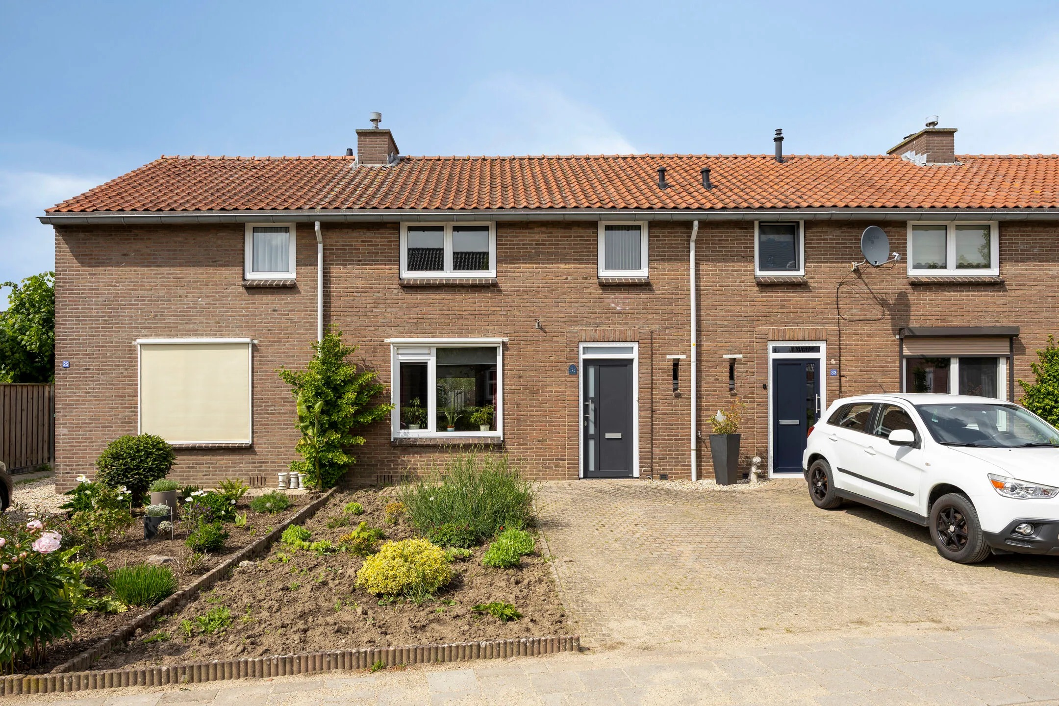 Tussenwoning Pastoor van Tielstraat 31 in Leuth