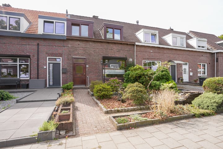 Tussenwoning Dr. A. Kuyperstraat 43 in Brunssum