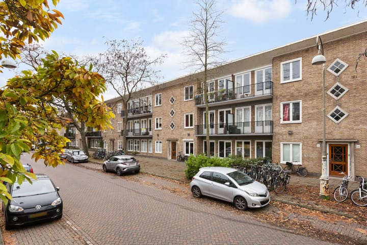 Portiekflat Linnaeusparkweg 232 1 Amsterdam