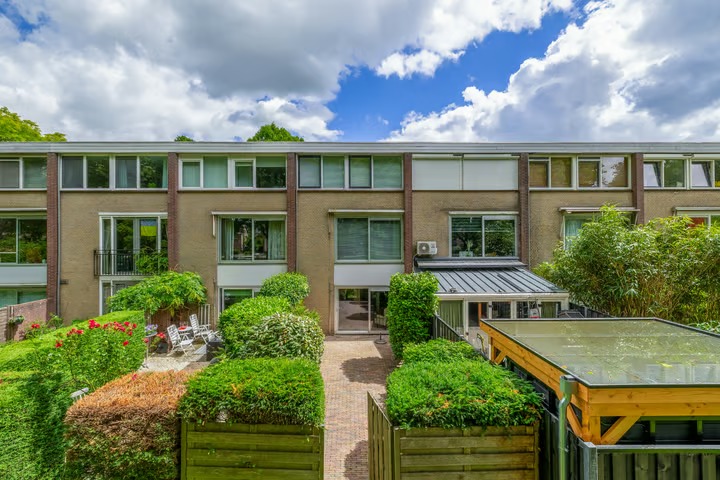 Tussenwoning (drive-in woning) Rode Zee 49 in Zaandam