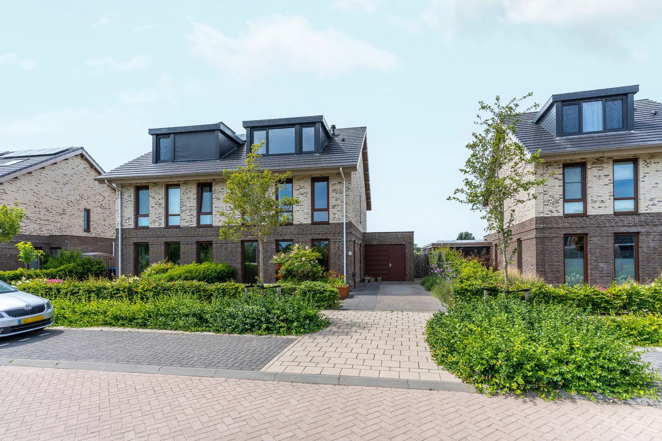 2-onder-1-kapwoning Polderlaan 11 in Leimuiden