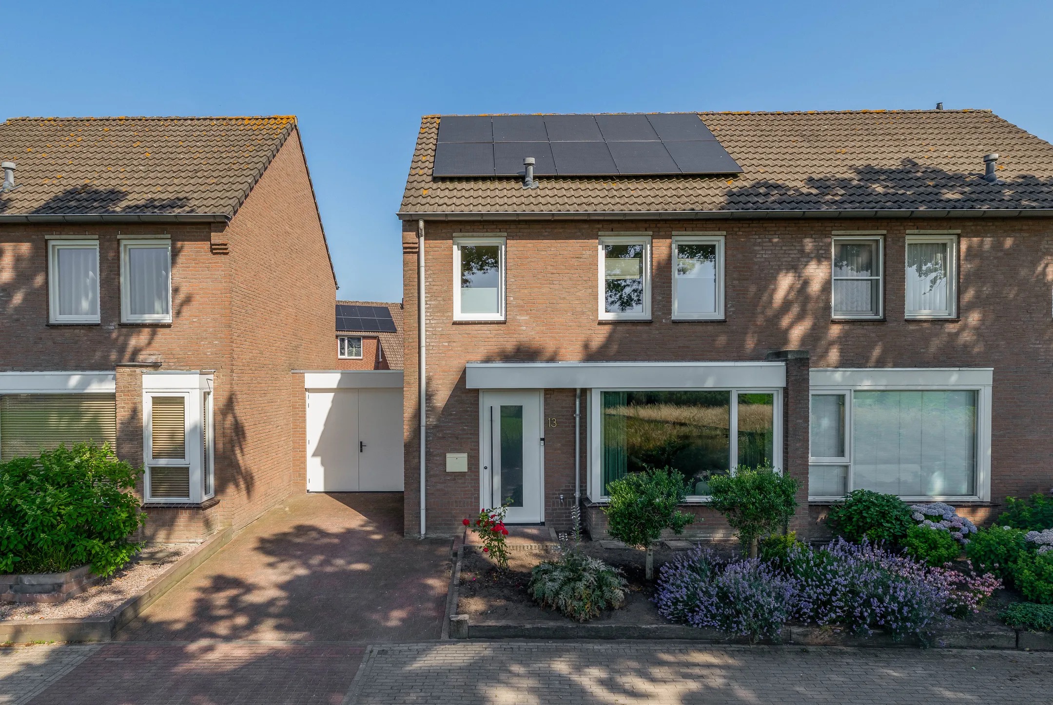 2-onder-1-kapwoning Eikenlaan 13 in Liessel