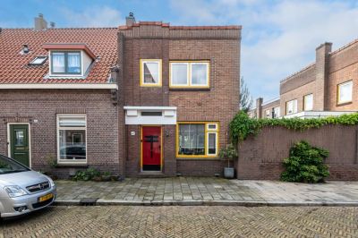 Hoekwoning Barbarossastraat 45 in Haarlem