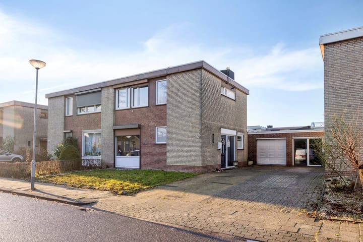 2-onder-1-kapwoning Lindenlaan 64 Bunde