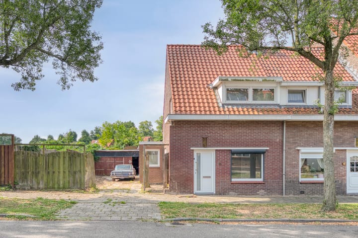 Eengezinswoning, hoekwoning Esdoornstraat 6 in Geleen