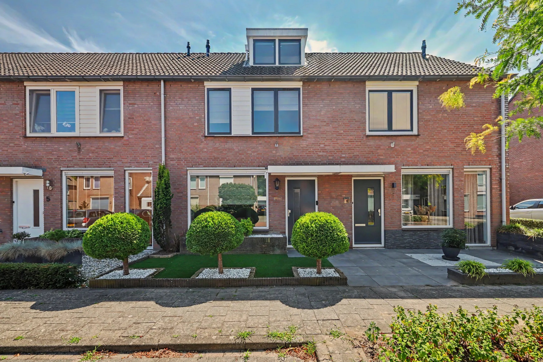 Tussenwoning Burgemeester van Heesbeenstraat 7 in Vlijmen
