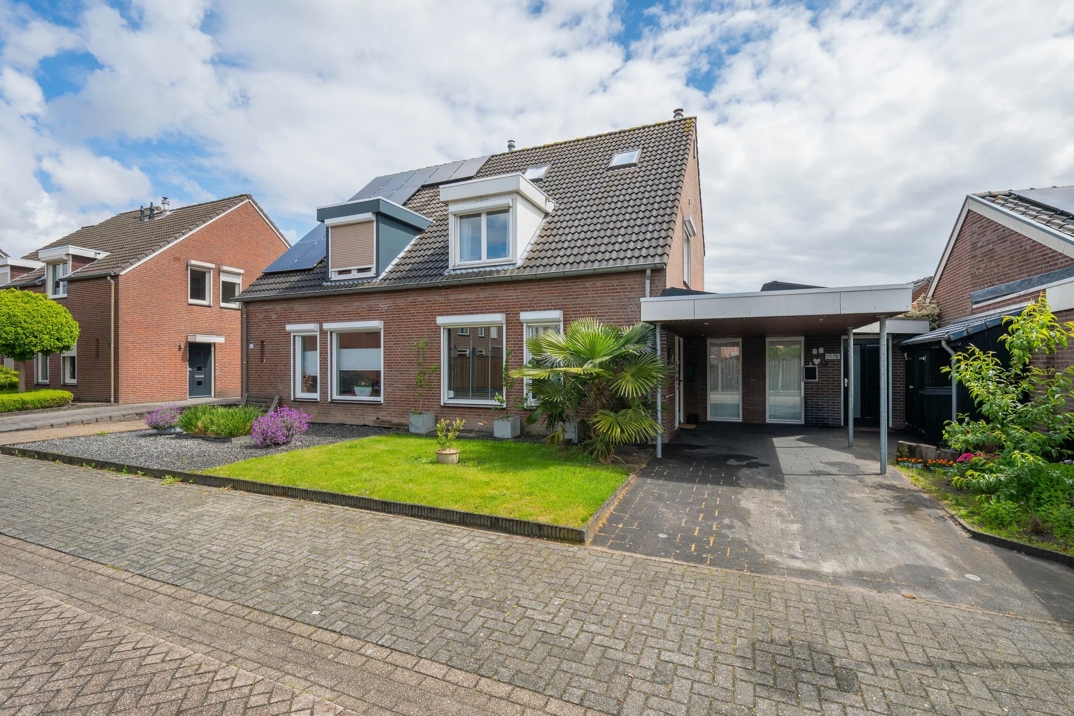 2-onder-1-kapwoning Pastoor de Botstraat 15 in Merselo