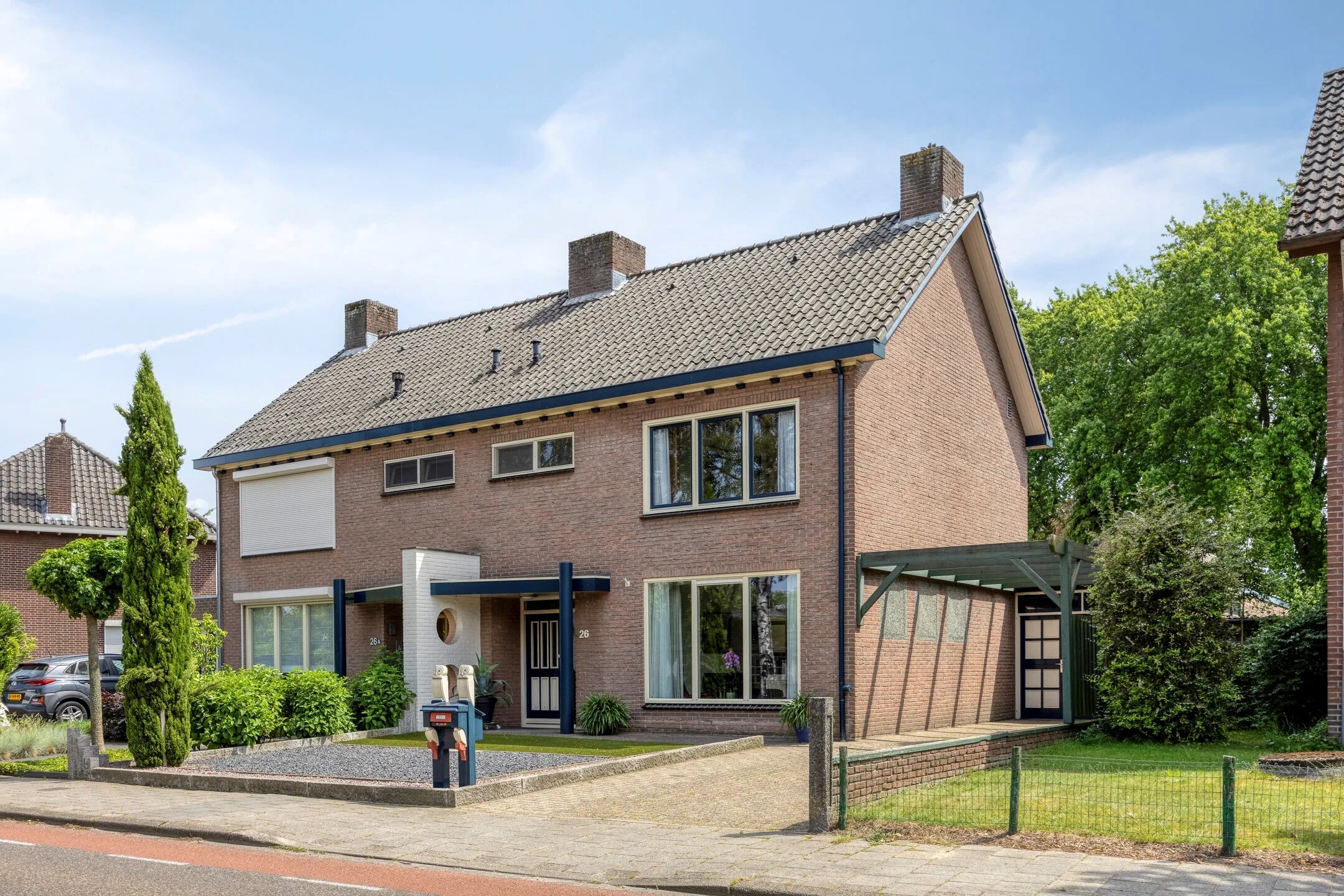 2-onder-1-kapwoning Burg. Van Houtstraat 26 in Budel