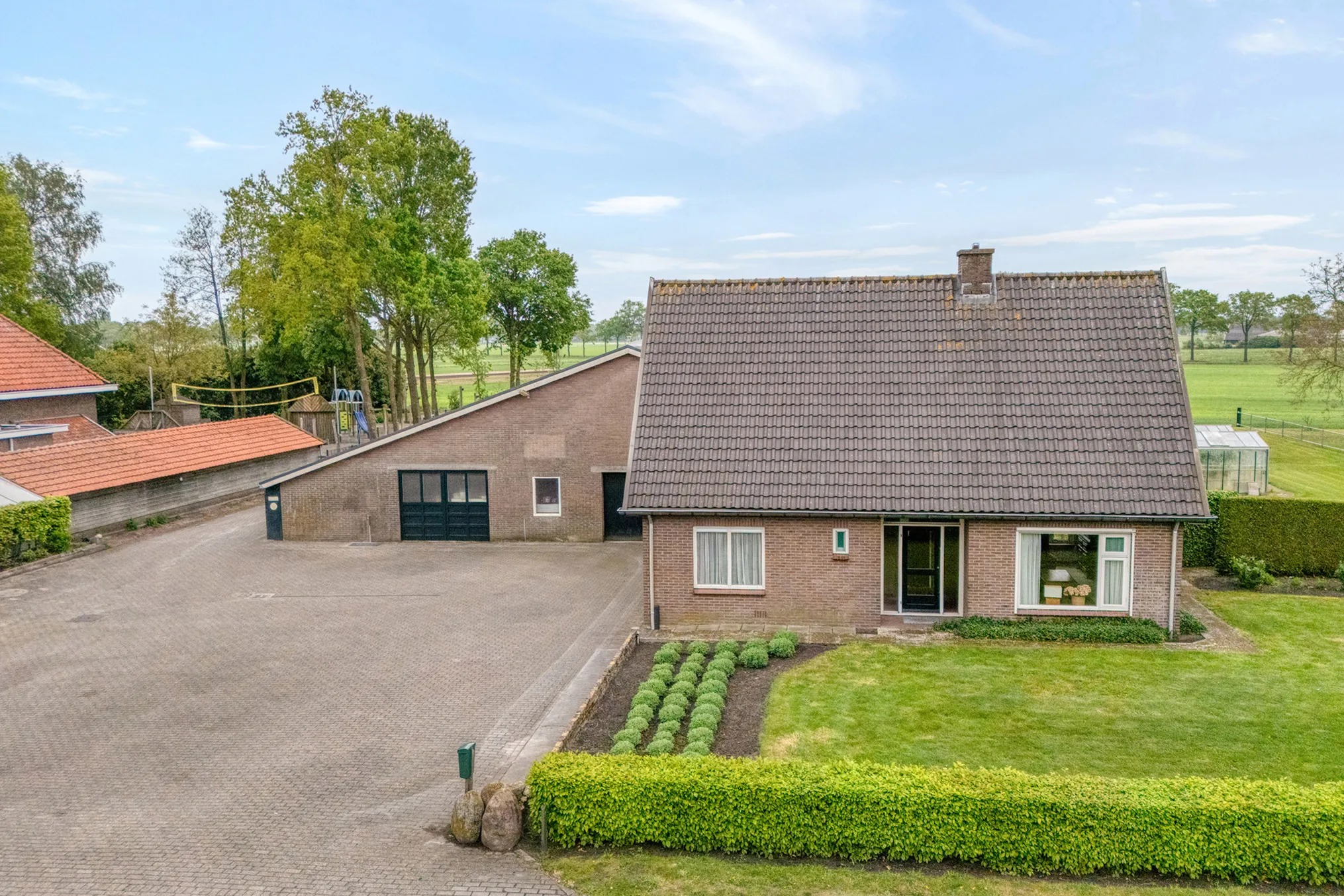 Vrijstaande woning (bedrijfs- of dienstwoning) Ommerkanaal Oost 29 a in Ommen