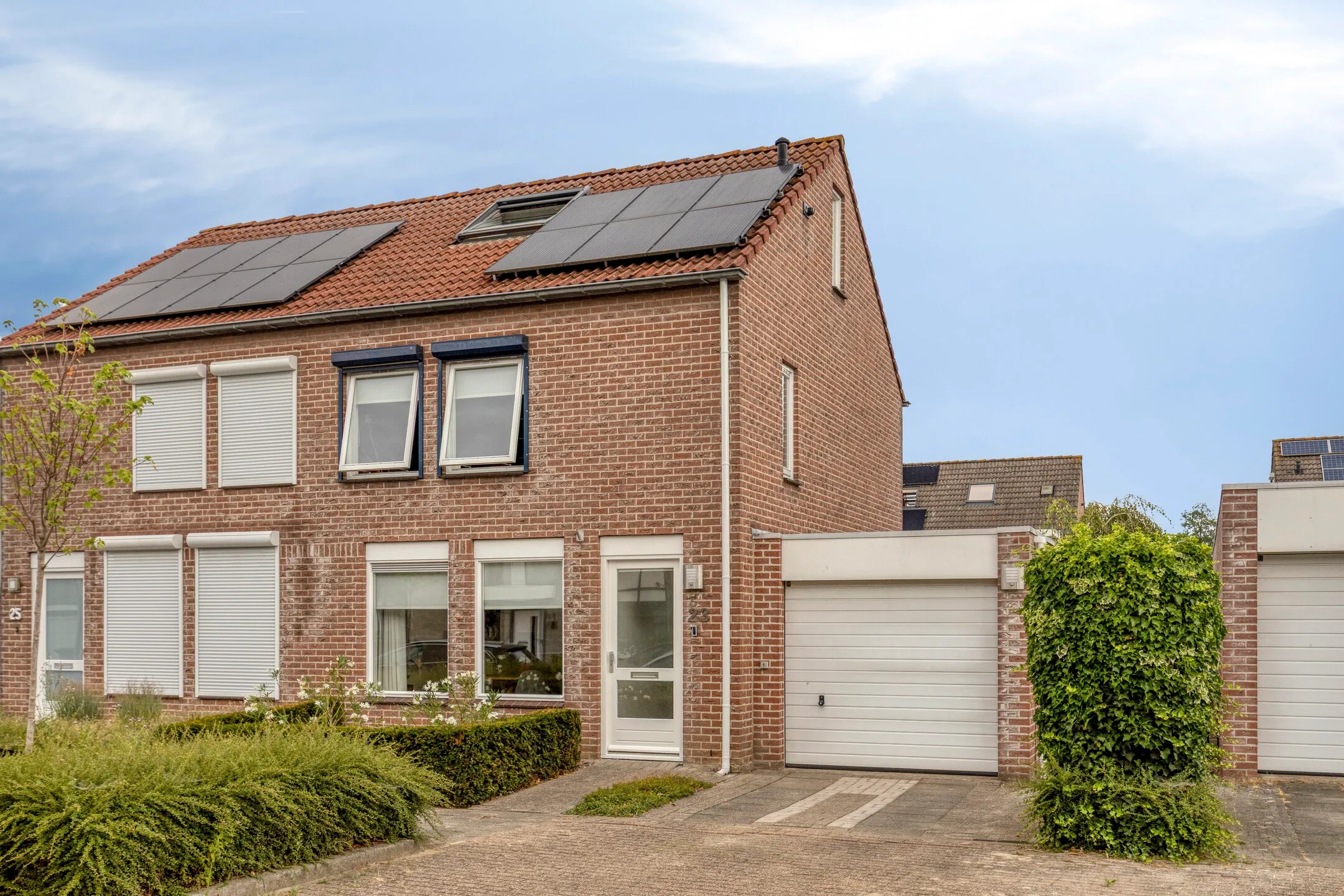 2-onder-1-kapwoning Roerstraat 23 in Terneuzen