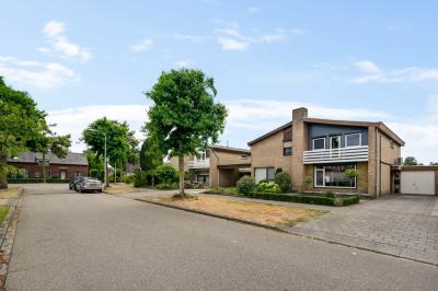 2-onder-1-kapwoning Reysenbeckstraat 7 in Hegelsom