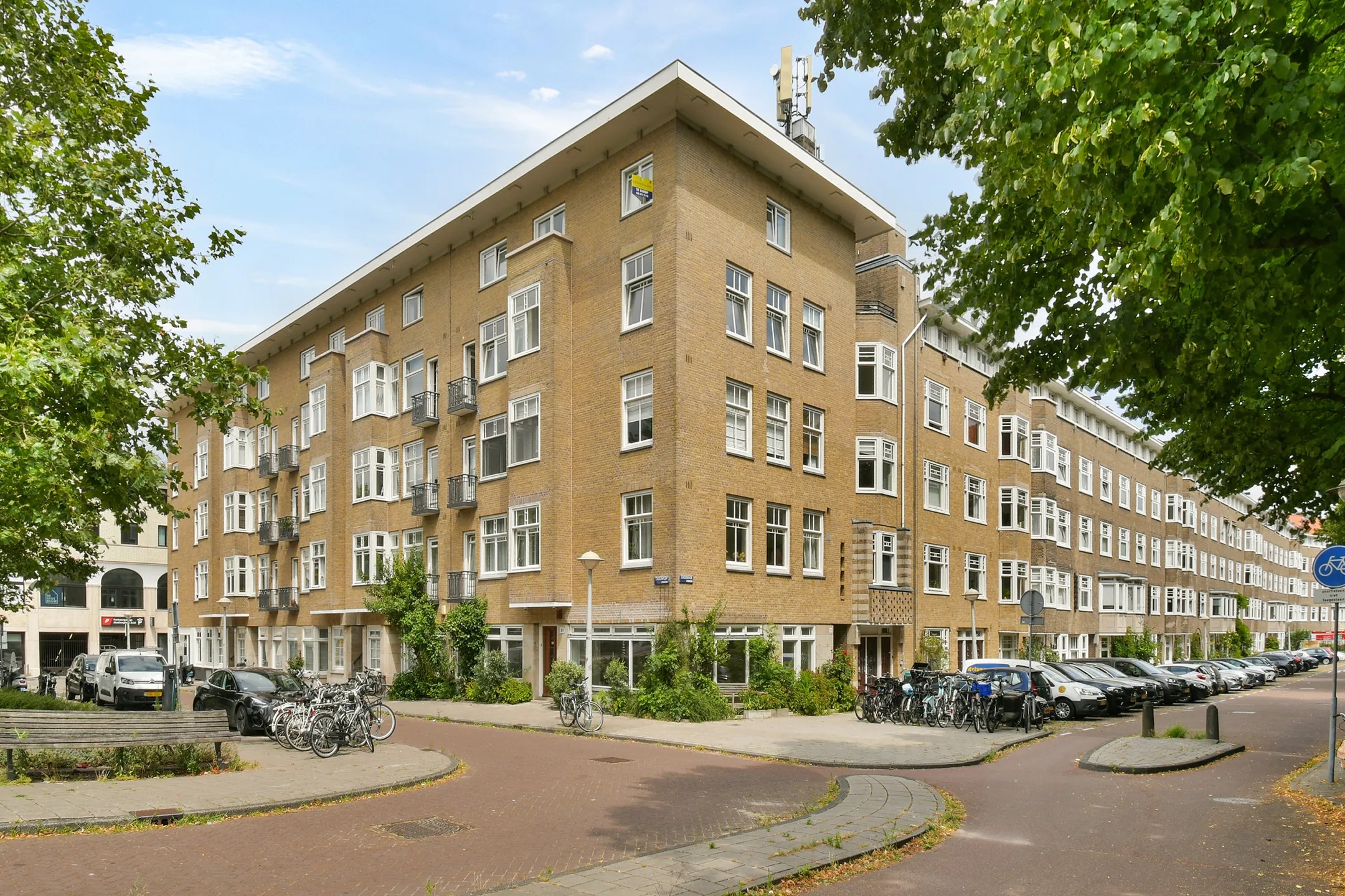 Benedenwoning Stadionplein 89 Amsterdam