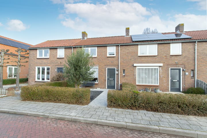 Tussenwoning Prinses Irenelaan 8 in Nieuwendijk