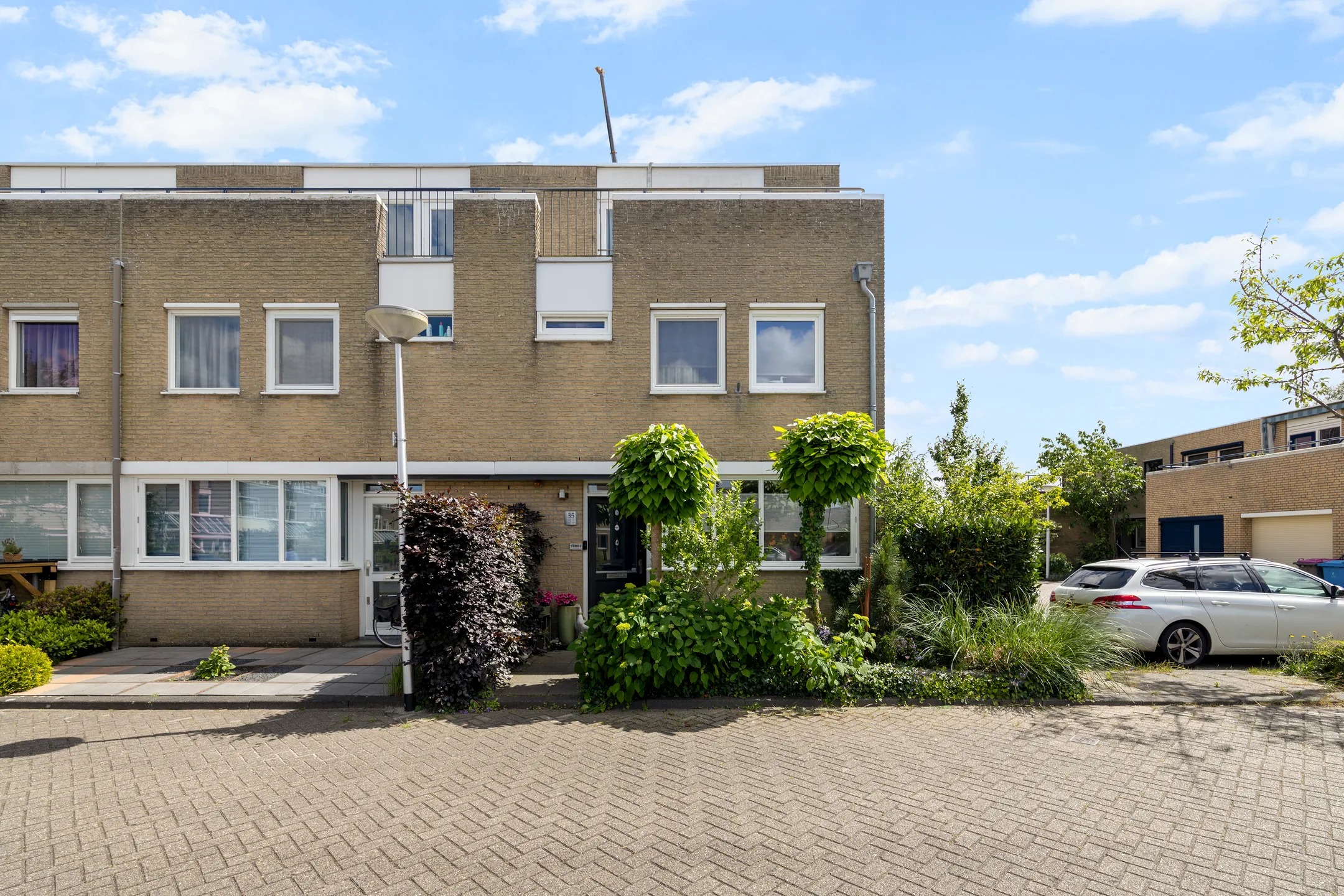 Hoekwoning Van Barenstraat 35 in Delft