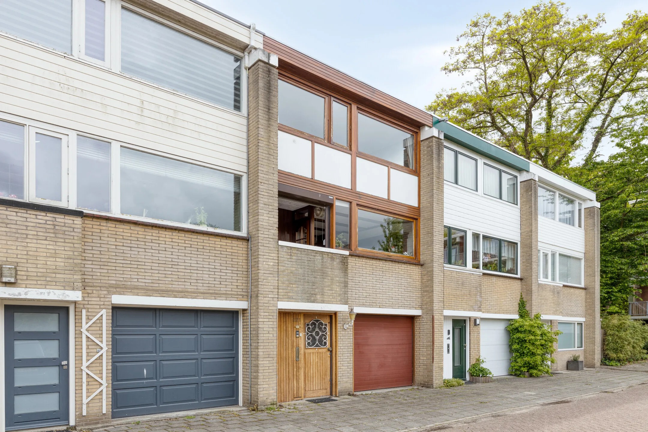 Tussenwoning (drive-in woning) Amerbos 221 in Amsterdam