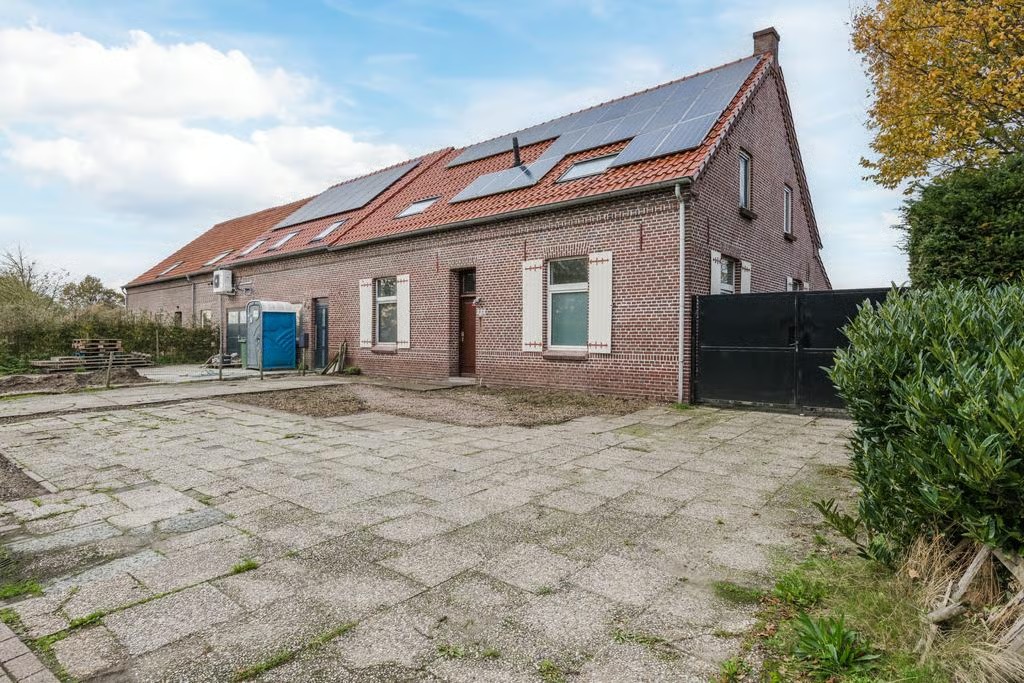 2-onder-1-kapwoning Maaseikerweg 222 in Weert