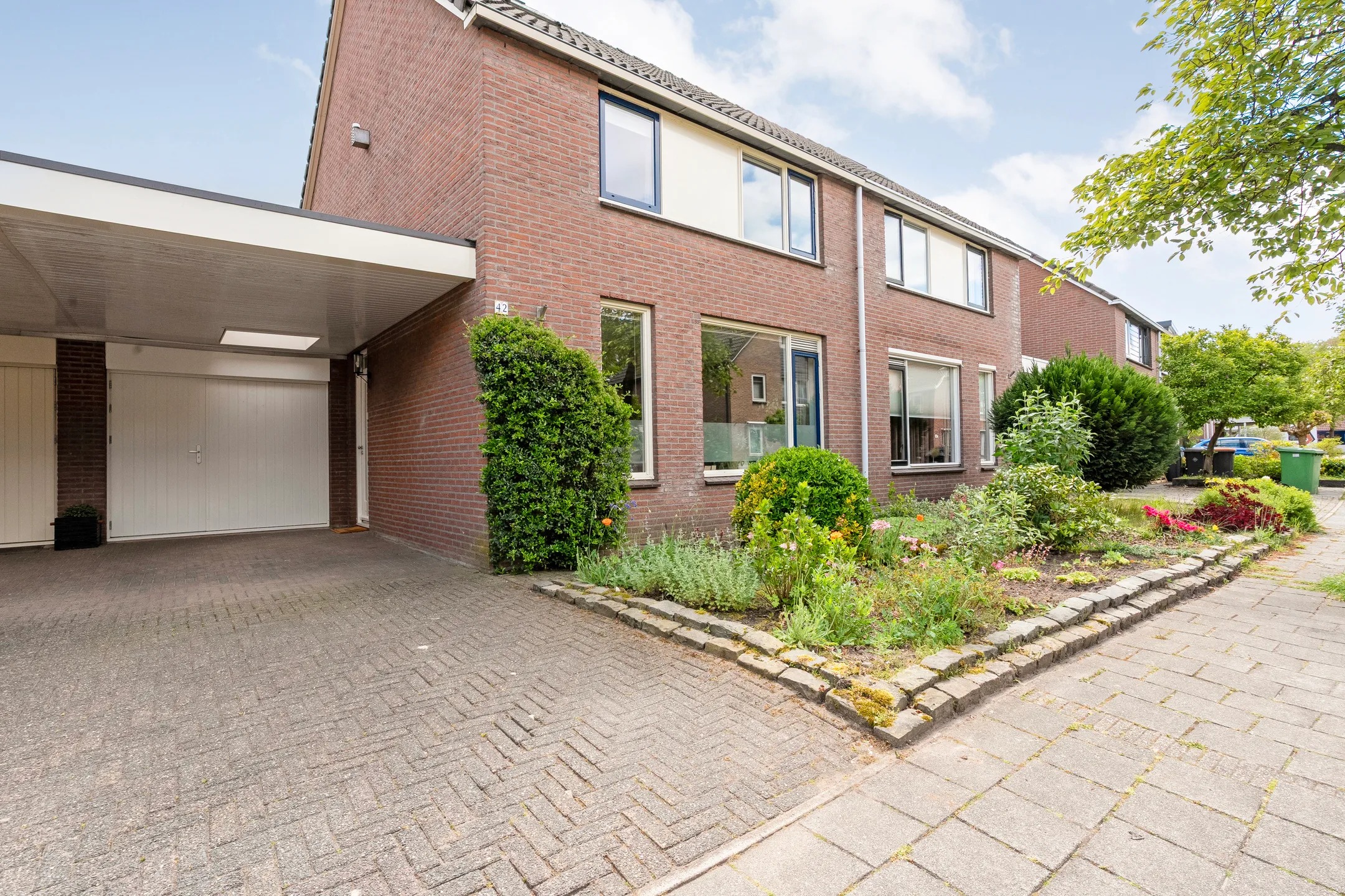2-onder-1-kapwoning Warenveldehoek 42 in Enschede