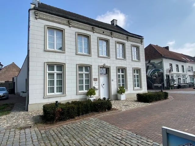 Halfvrijstaande woning Jan van Steffeswertplein 13 in Stevensweert