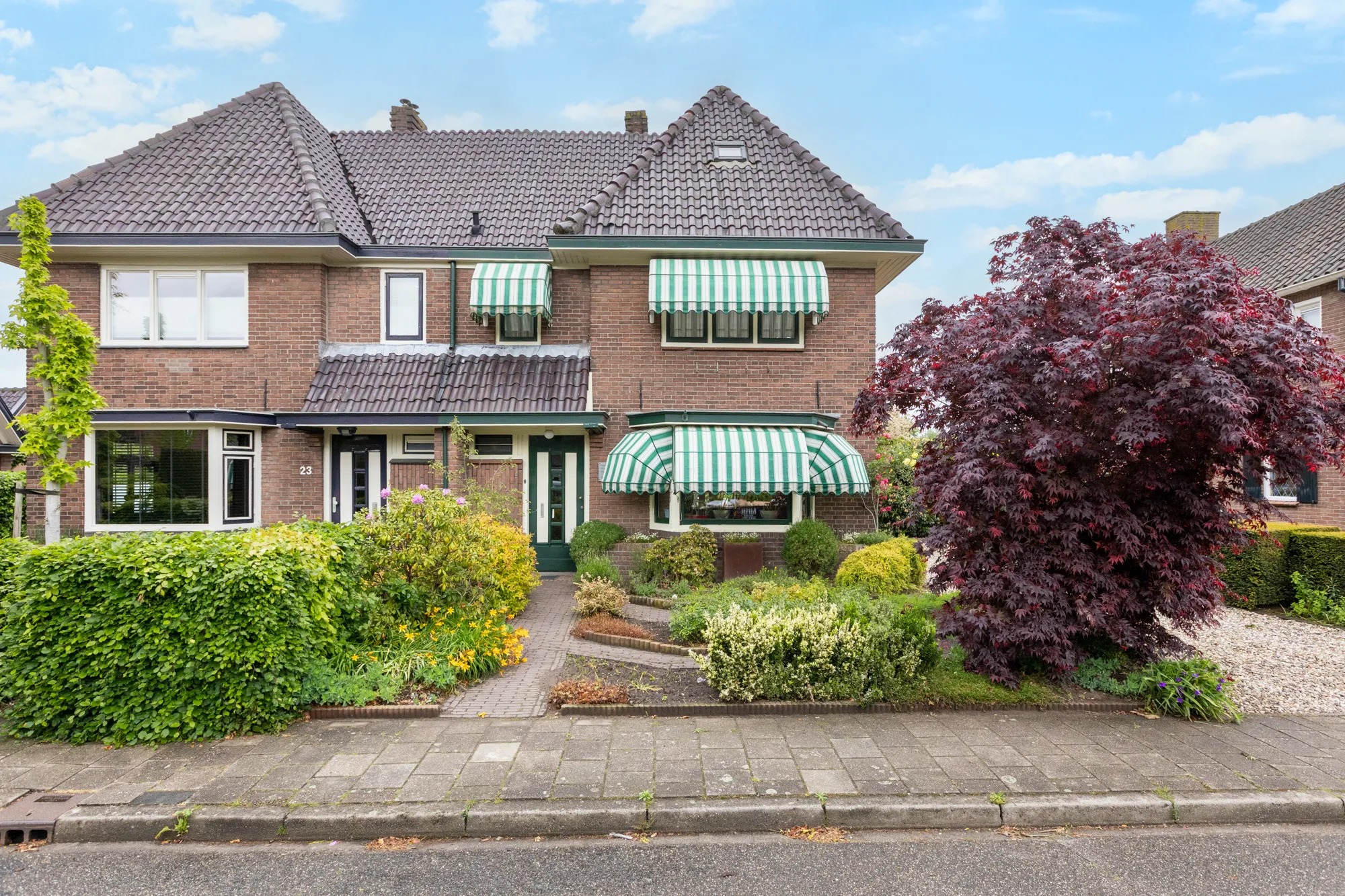 2-onder-1-kapwoning J G Heuthorststraat 25 in Doetinchem