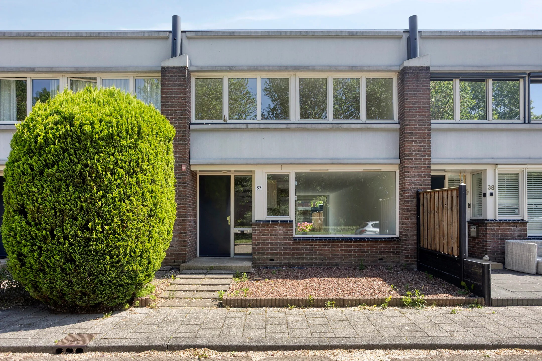Tussenwoning Frambozenstraat 37 in Almere
