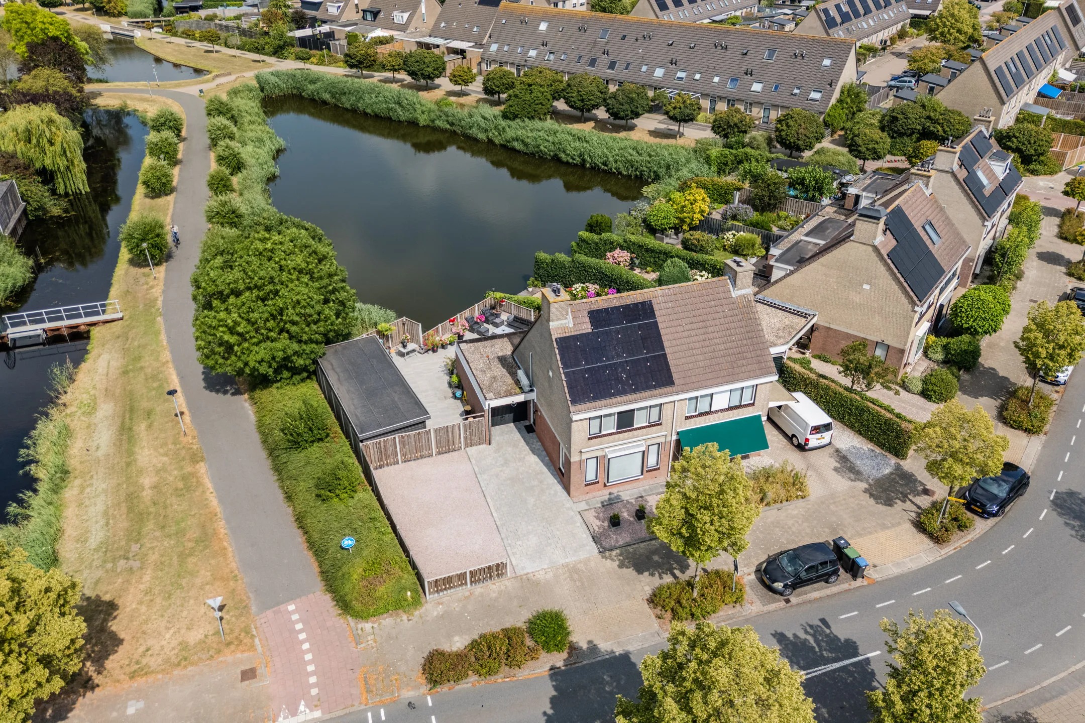 2-onder-1-kapwoning Albert Schweitzerlaan 48 in Hellevoetsluis