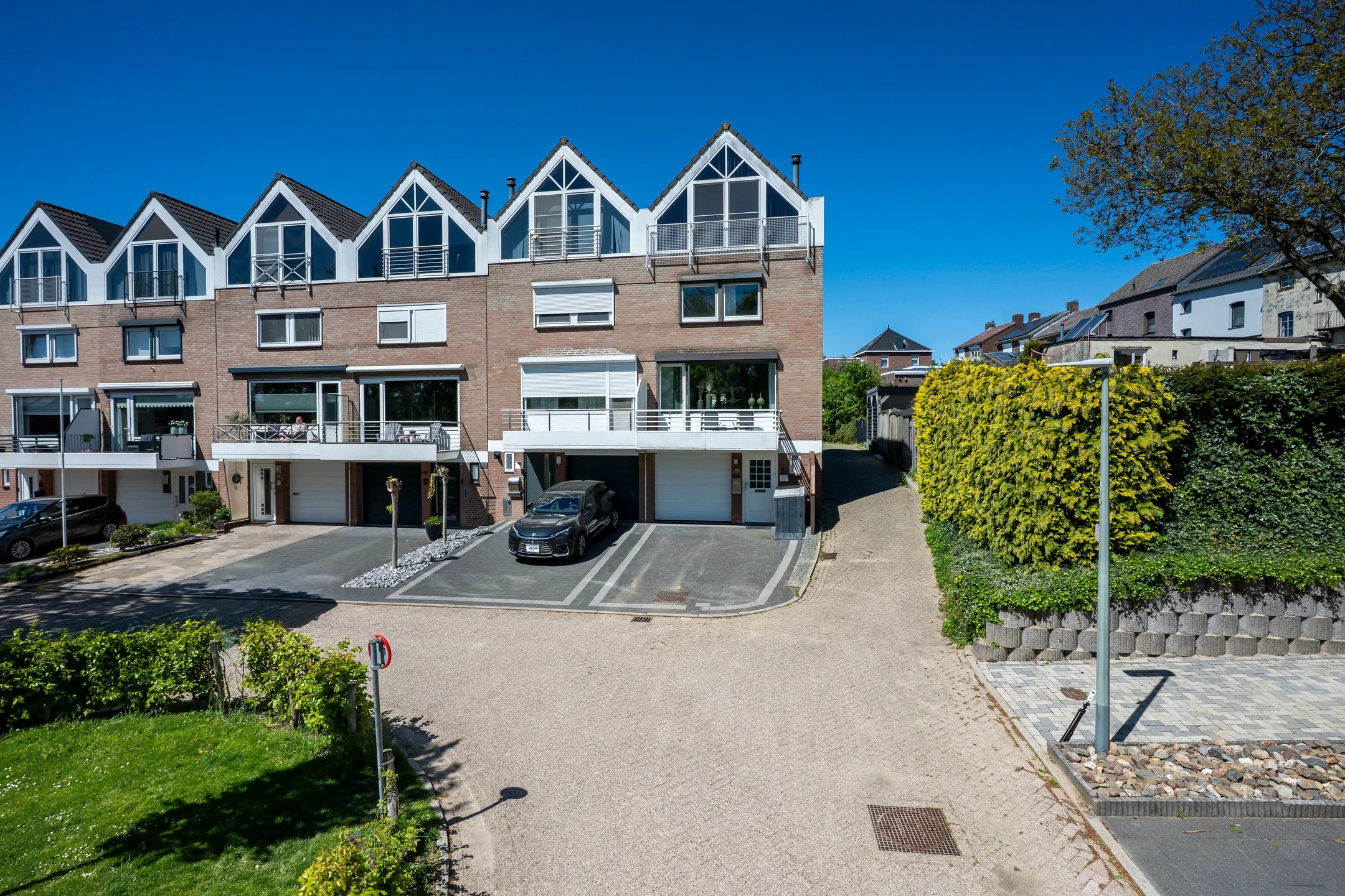 Hoekwoning (drive-in woning) Irenehof 36 in Bocholtz