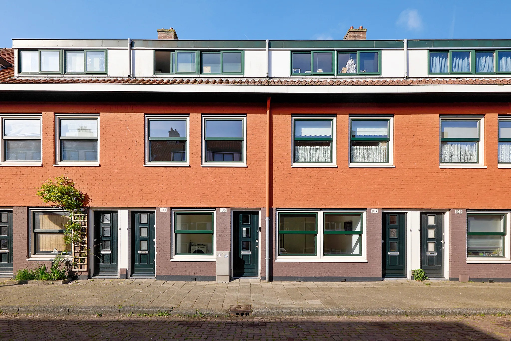 Benedenwoning Aurikelstraat 105 in Amsterdam