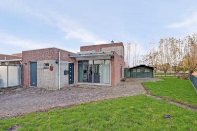 Bungalow, hoekwoning (semi-bungalow) Poldersmeetlaan 53 in Zuidland