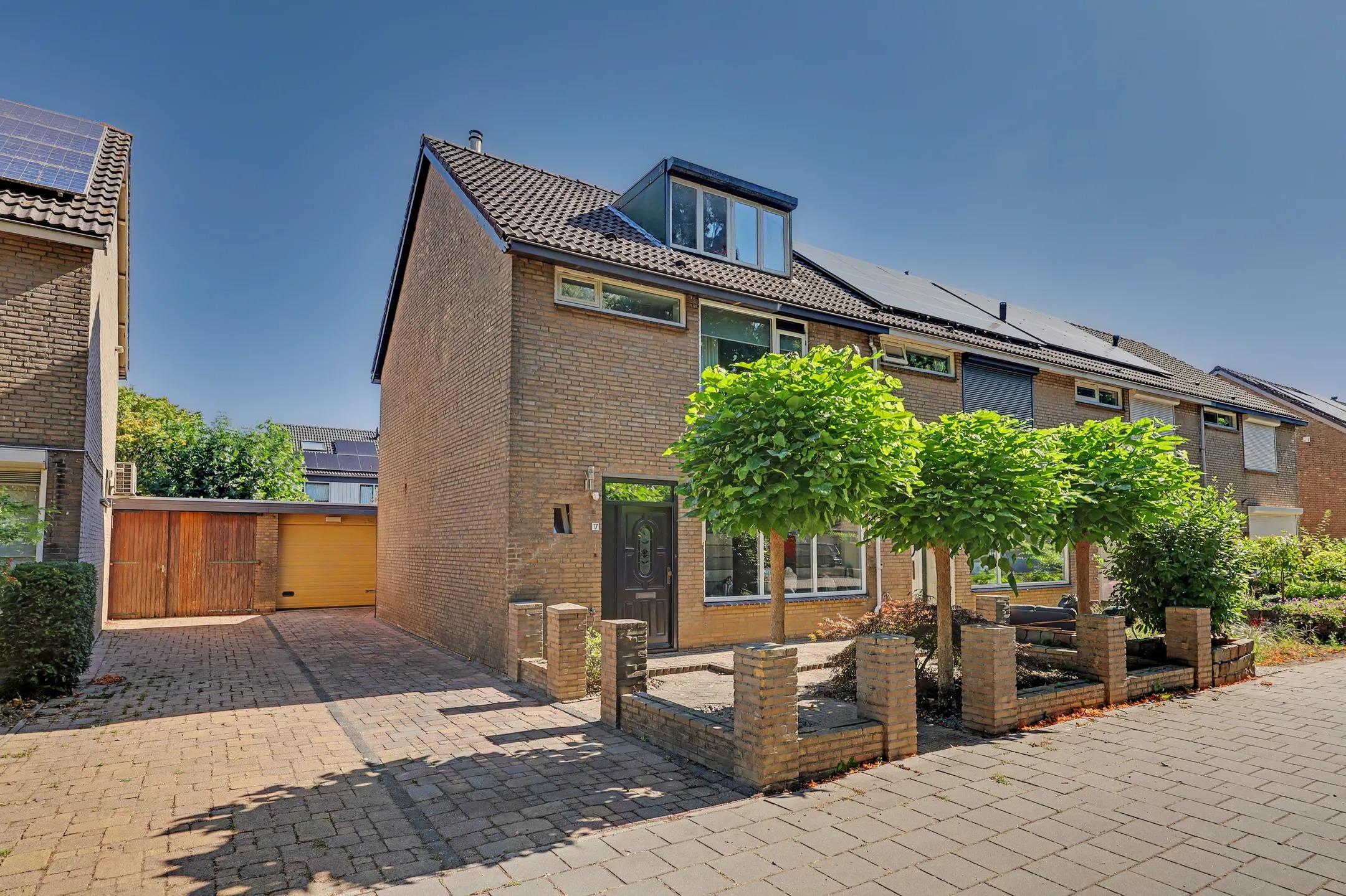 Hoekwoning Gouverneurslaan 17 in Geertruidenberg