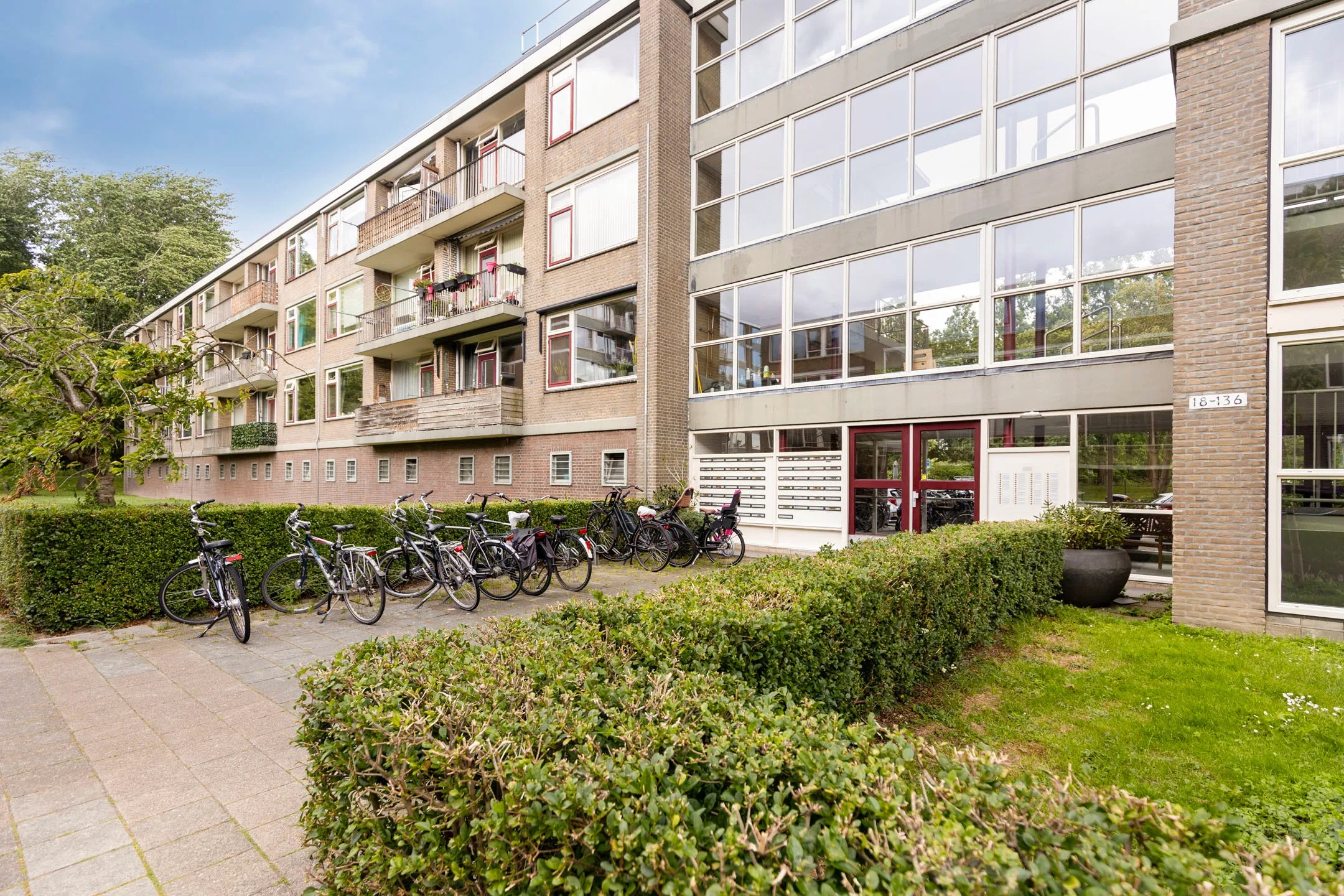 Galerijflat Valkreek 136 in Rotterdam