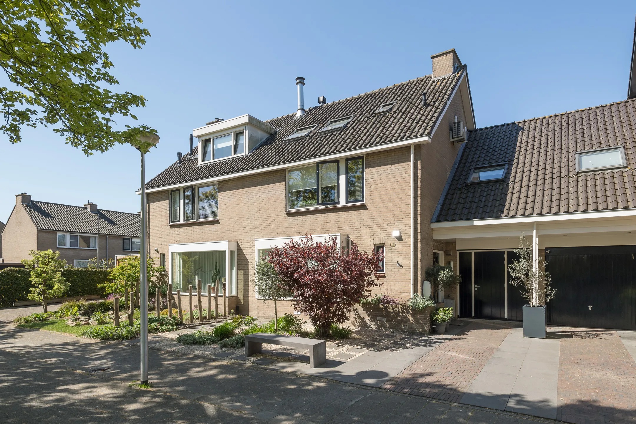 2-onder-1-kapwoning Pinksterbloem 30 in Barendrecht