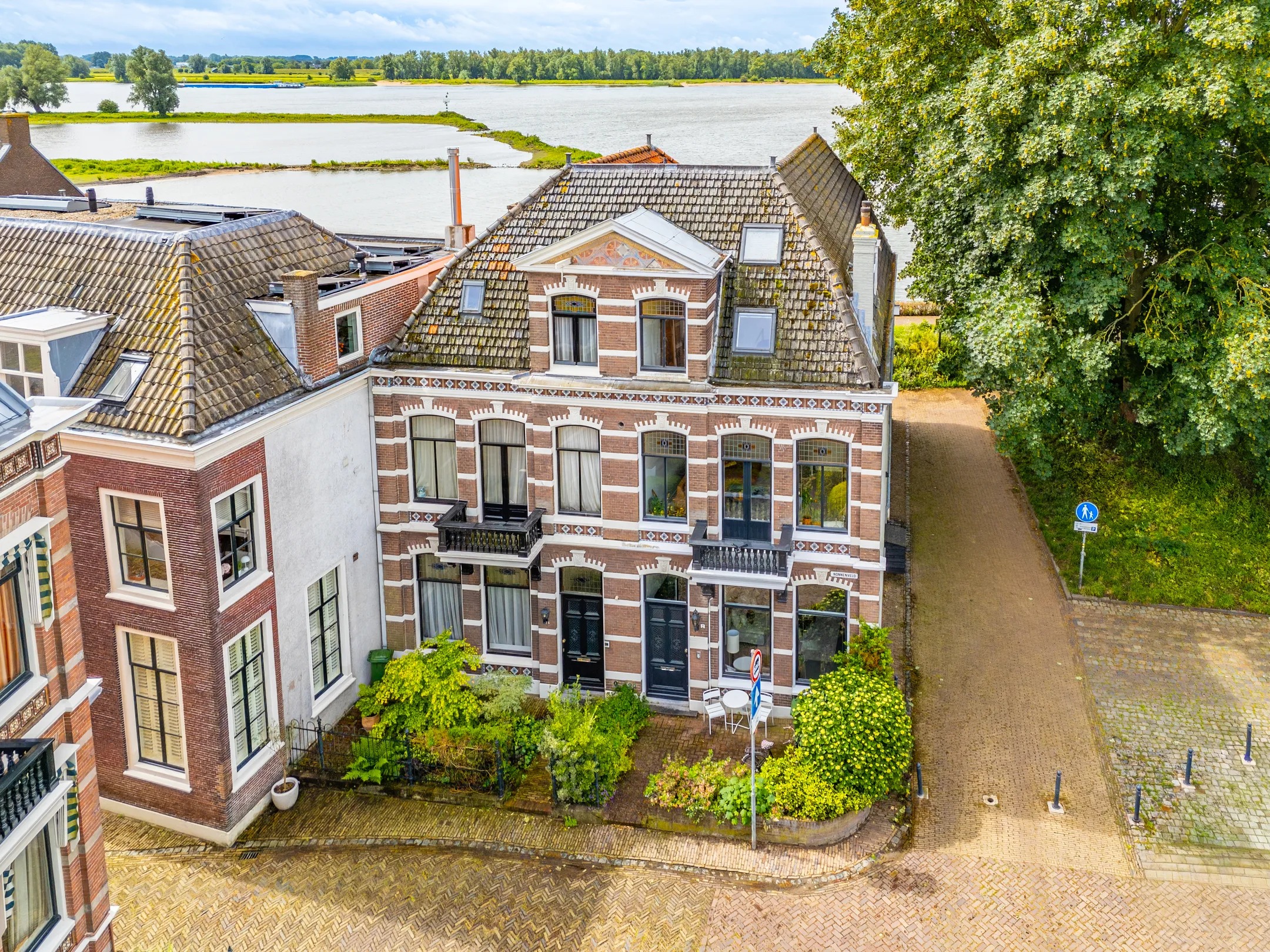 Hoekwoning Nonnenveld 2 in Gorinchem
