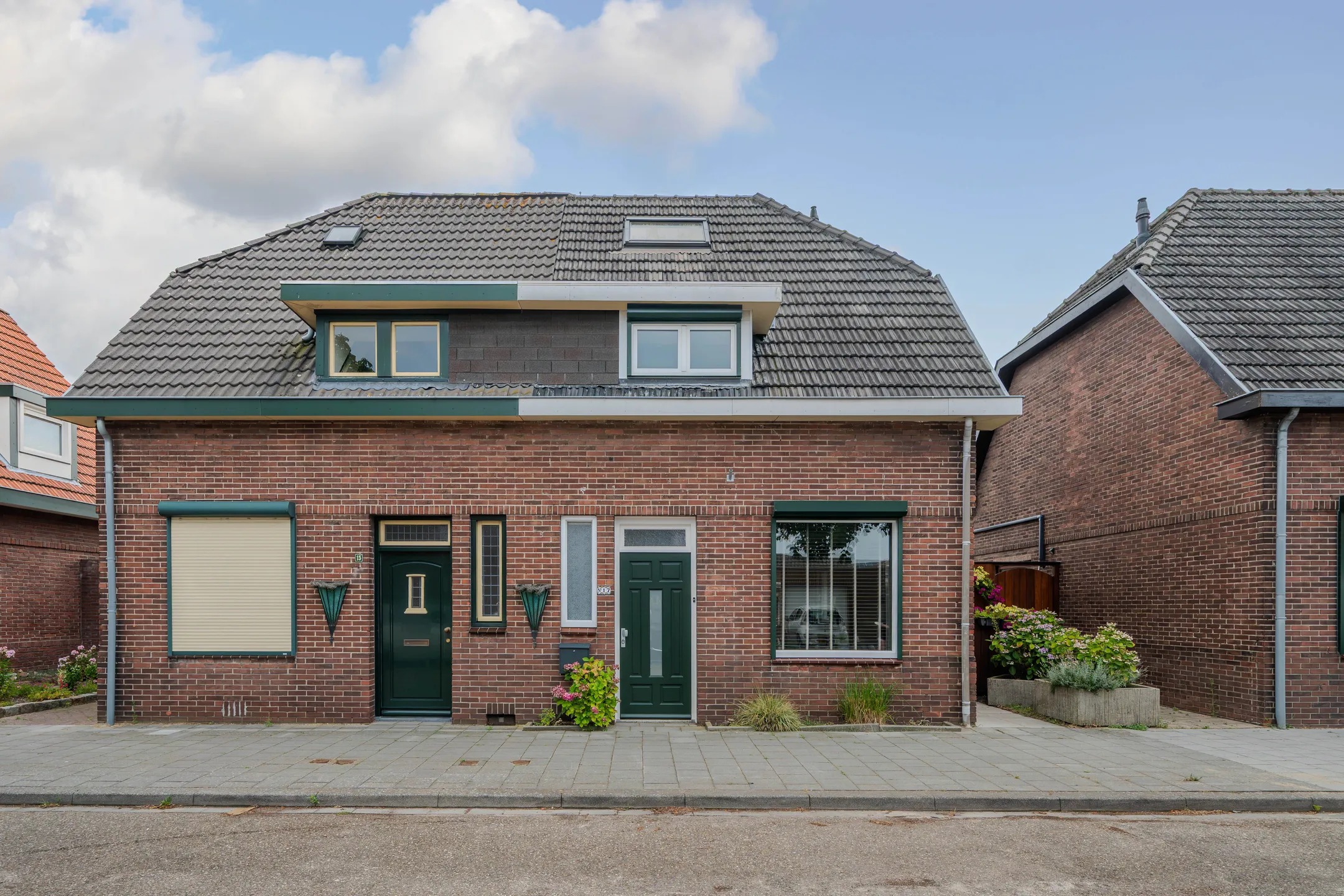 2-onder-1-kapwoning Sint Annastraat 17 in Tegelen