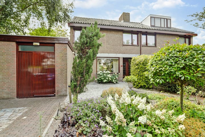 2-onder-1-kapwoning Groen van Prinstererweg 49 in Katwijk