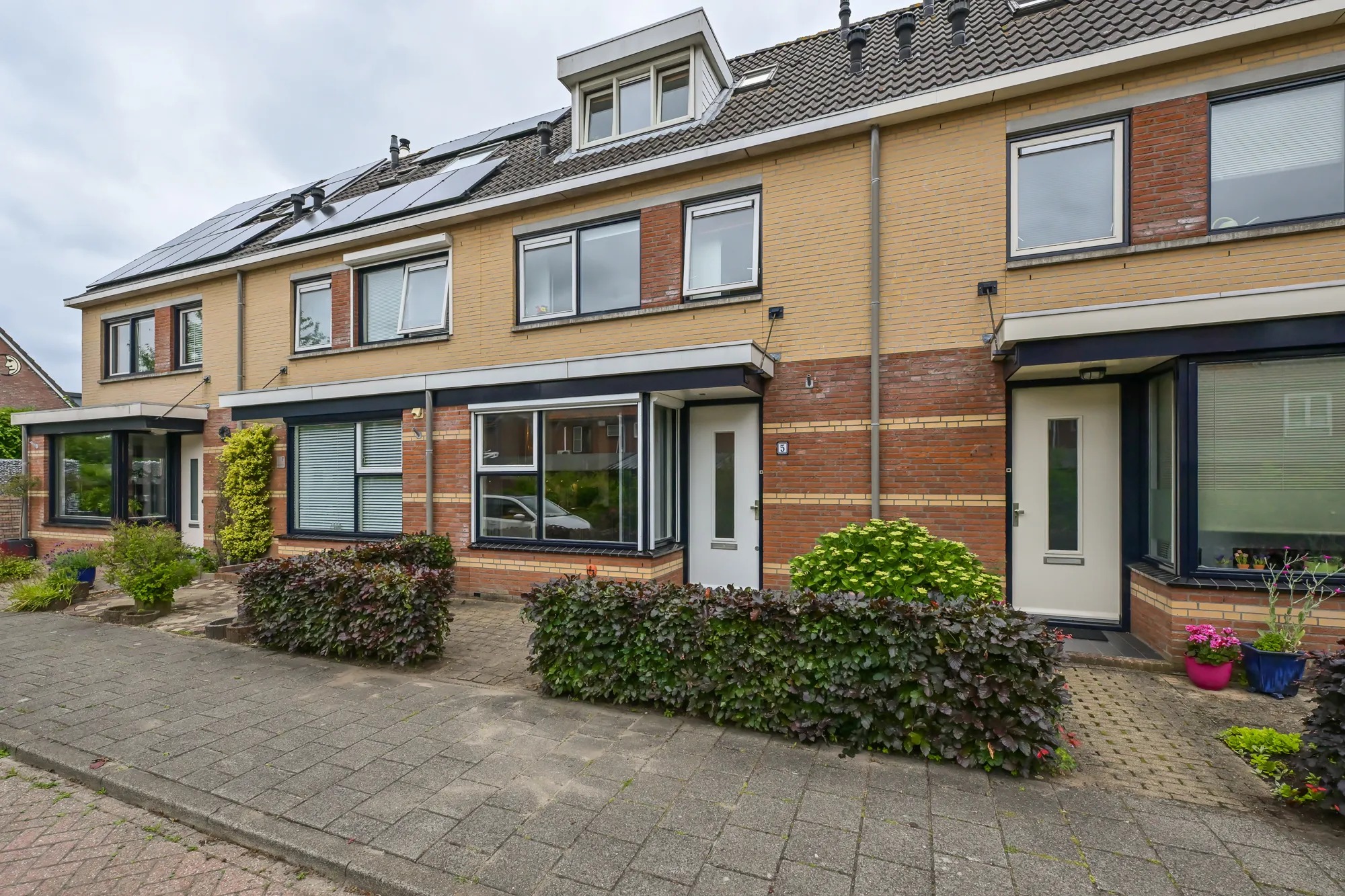 Tussenwoning Begonialaan 5 in De Kwakel