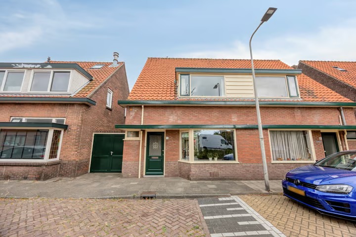 2-onder-1-kapwoning Van der Goesstraat 16 in Honselersdijk