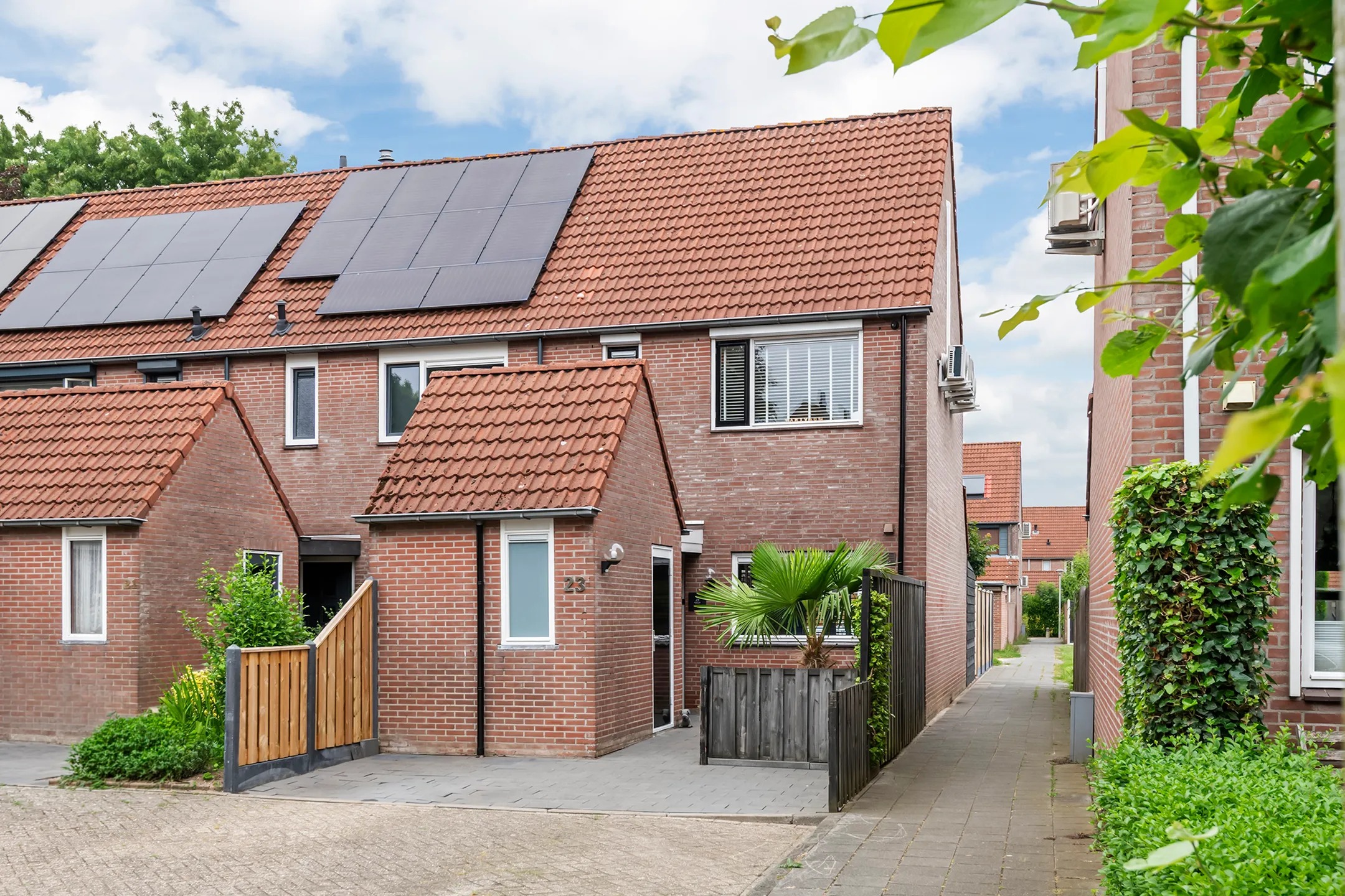 Hoekwoning Gallencamp 23 in Tiel